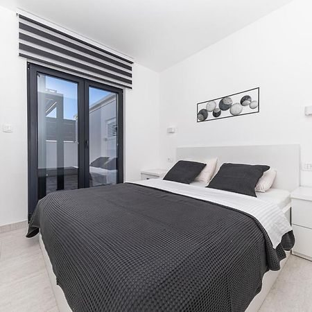 Luxury Apartment Pia With Swimming Pool And Grill Trogir Zewnętrze zdjęcie