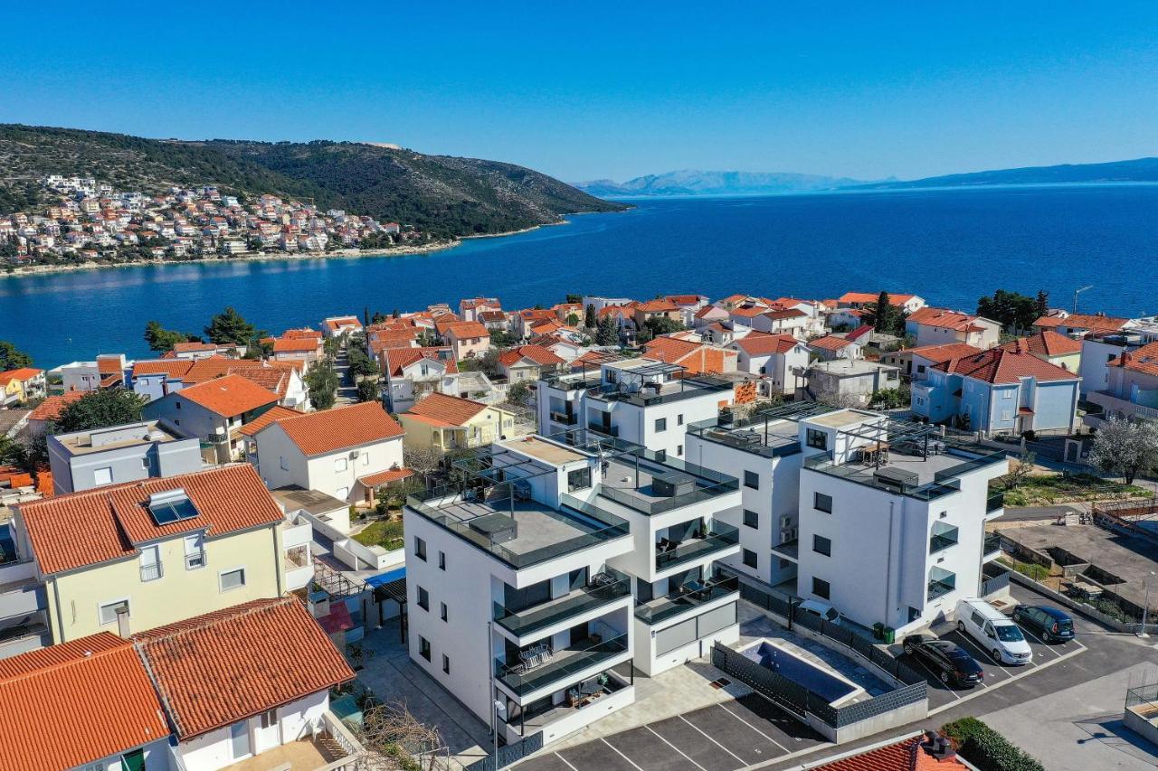 Luxury Apartment Pia With Swimming Pool And Grill Trogir Zewnętrze zdjęcie