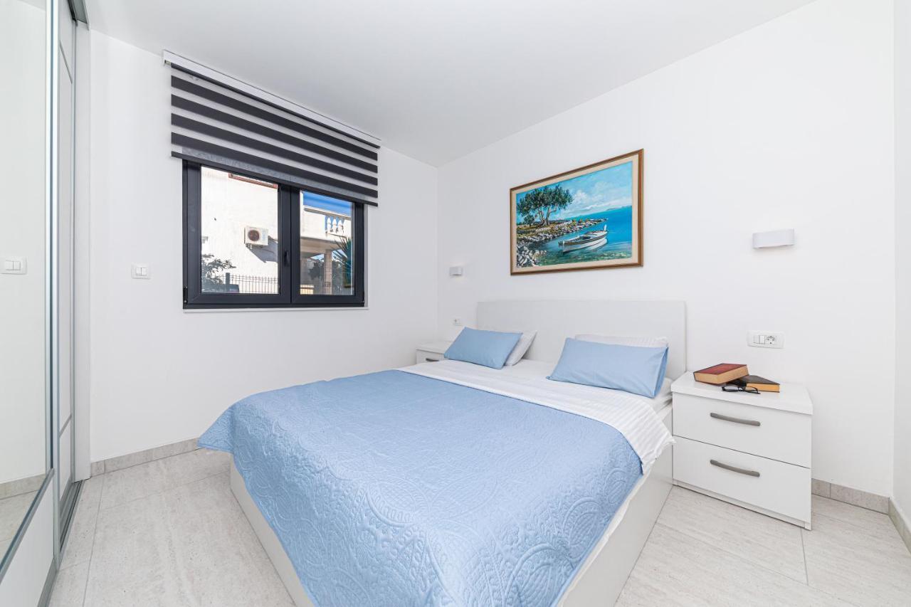 Luxury Apartment Pia With Swimming Pool And Grill Trogir Zewnętrze zdjęcie