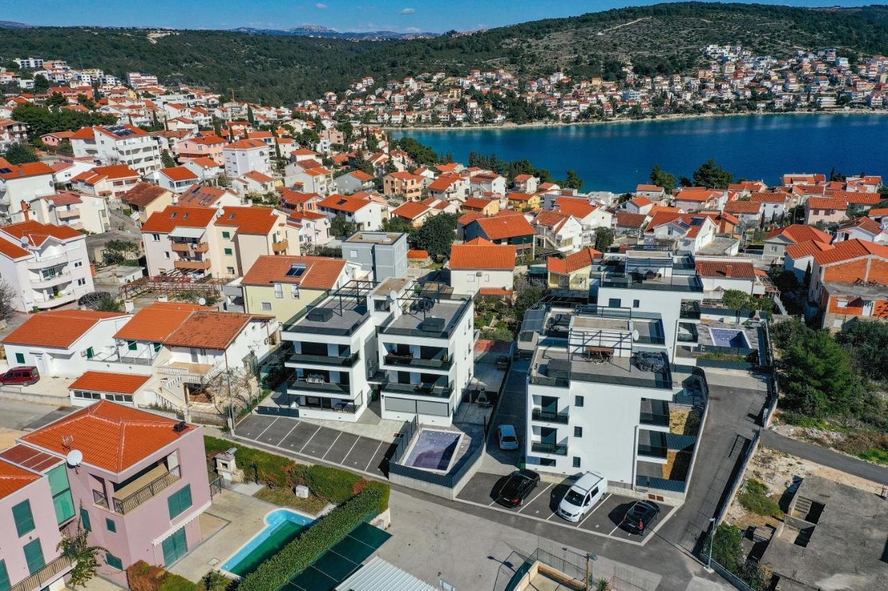 Luxury Apartment Pia With Swimming Pool And Grill Trogir Zewnętrze zdjęcie