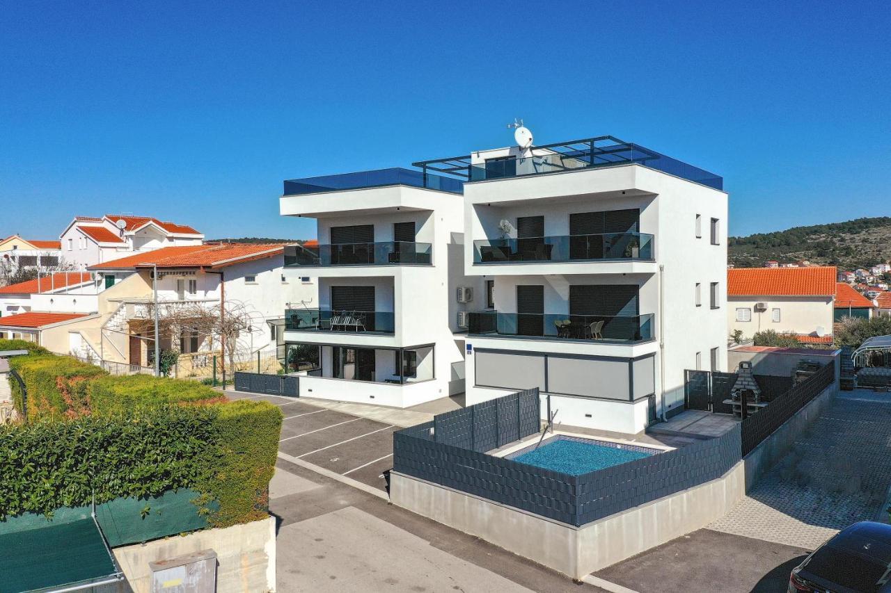 Luxury Apartment Pia With Swimming Pool And Grill Trogir Zewnętrze zdjęcie
