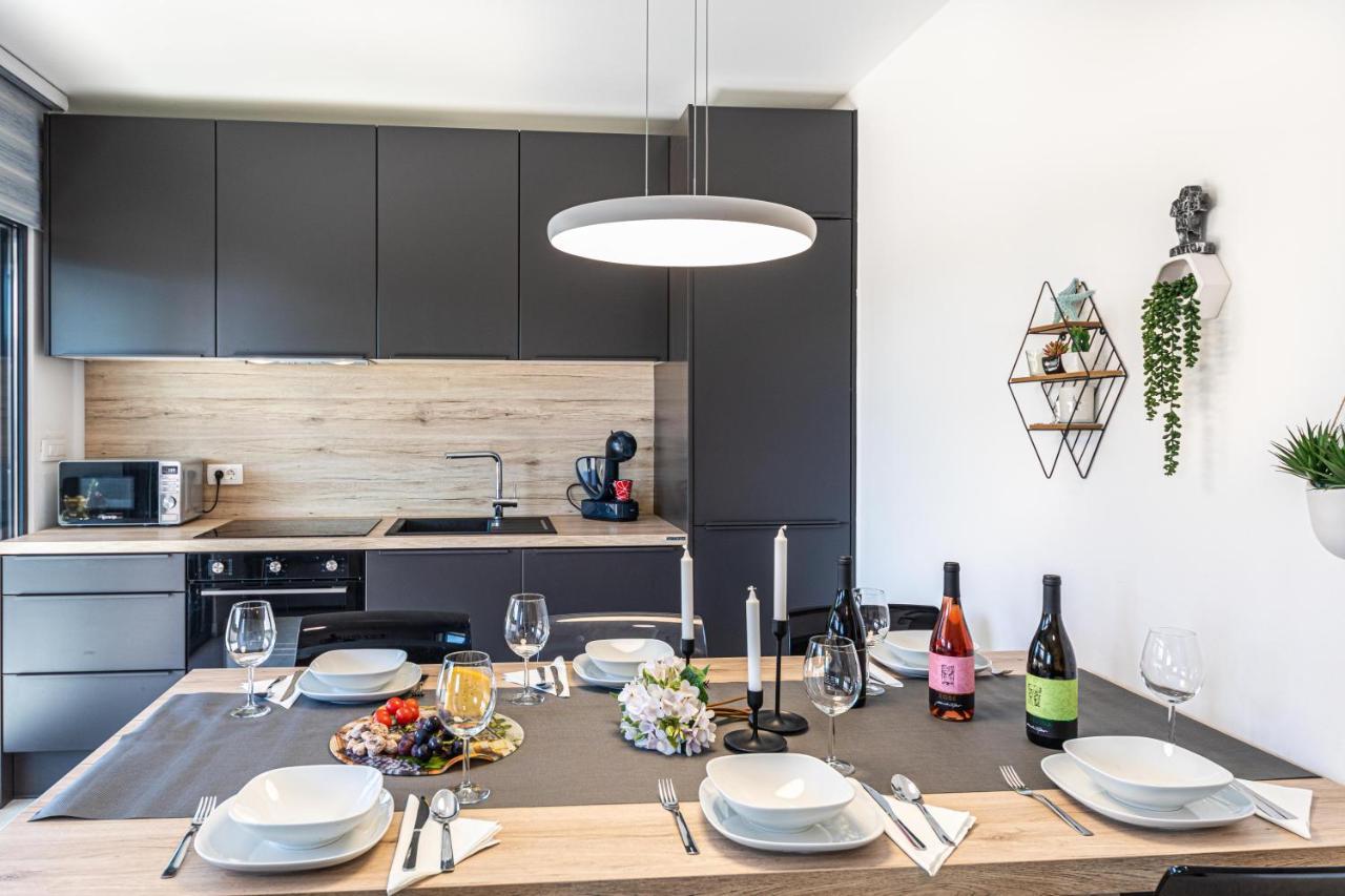 Luxury Apartment Pia With Swimming Pool And Grill Trogir Zewnętrze zdjęcie